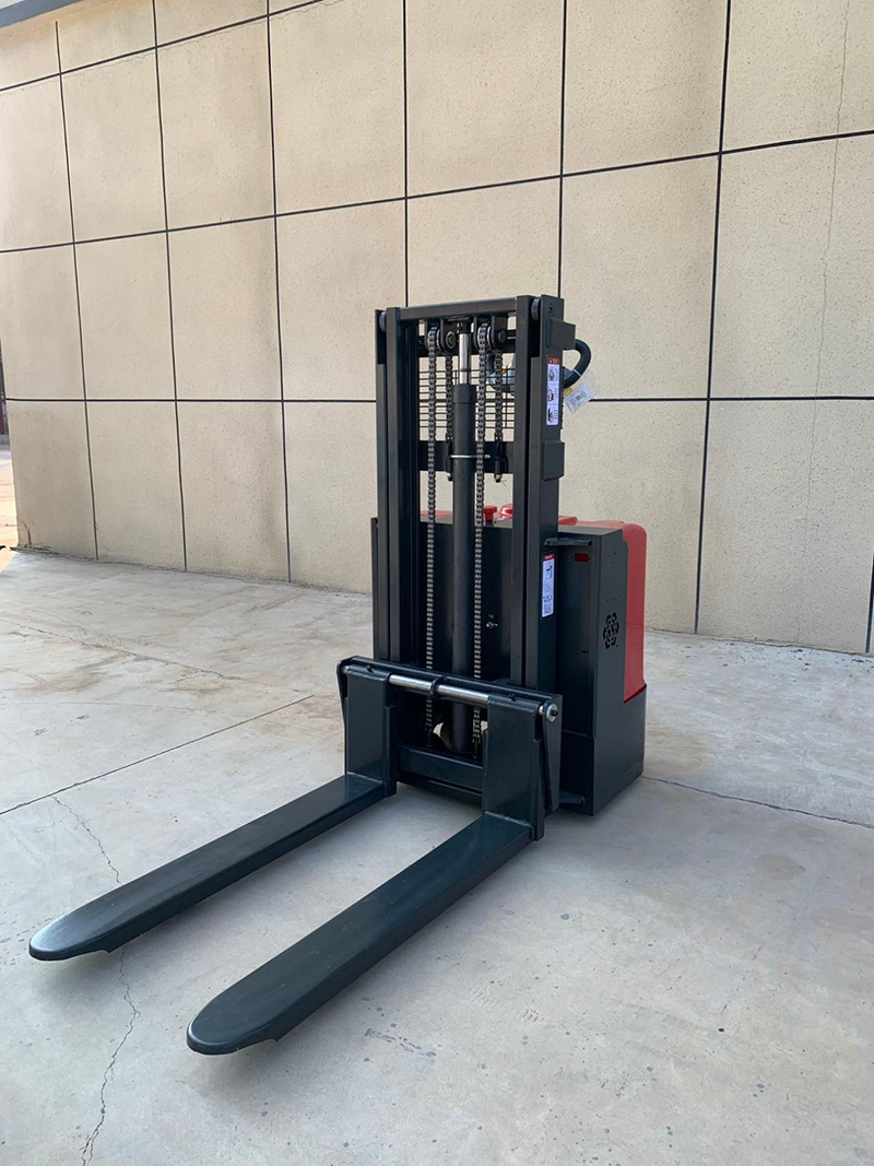 Electric Stacker Crane