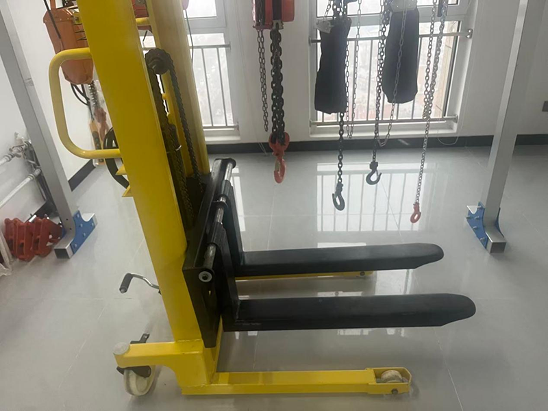 Manual Hydraulic Stacker Manual Hydraulic Stacker